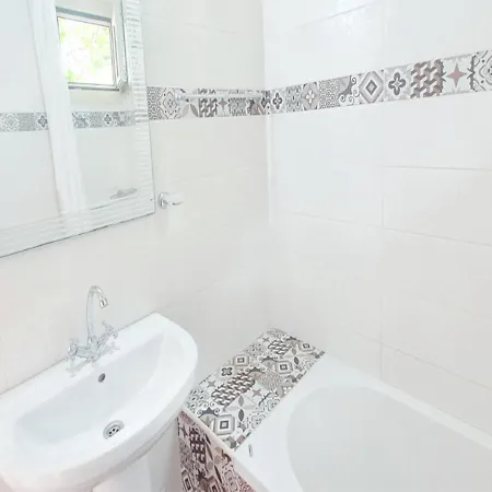Affittacamere In - Spacious In Creta For 3 People, With Ac, Swimming Pool And Nature
