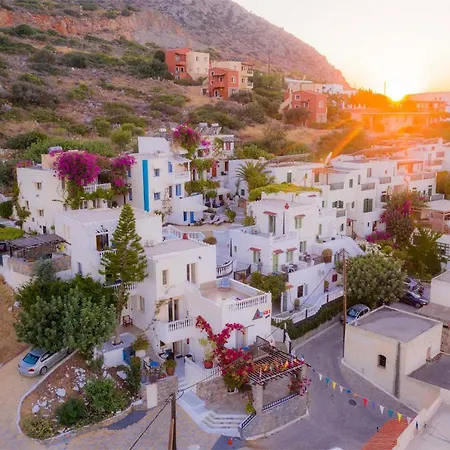 Casa de hóspedes In - Spacious In Creta For 3 People, With Ac, Swimming Pool And Nature