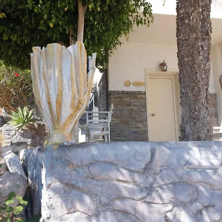 In - Spacious In Creta For 3 People, With Ac, Swimming Pool And Nature Casa de hóspedes *